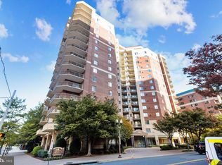 901 N Monroe St APT 801, Arlington, VA 22201