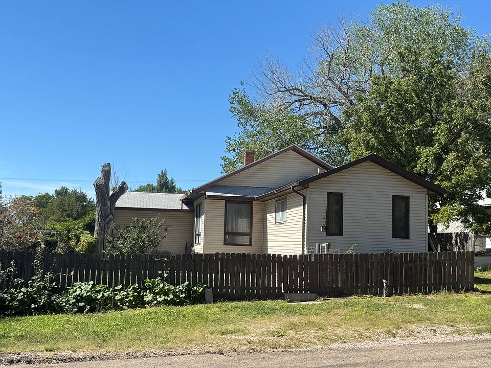 1st image of 105 Ash St