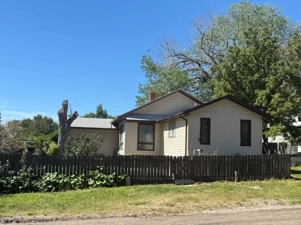 105 Ash St, Crookston, NE 69212