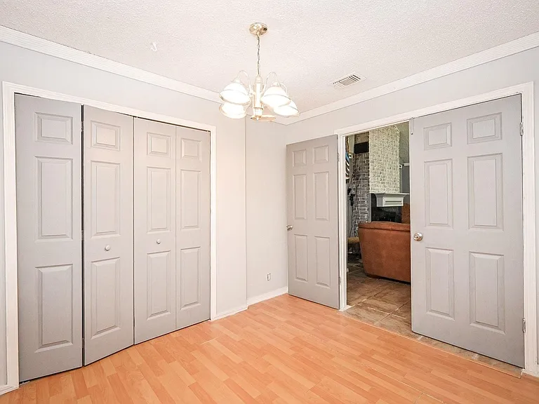 13102 Richmond Ave — Photo 11