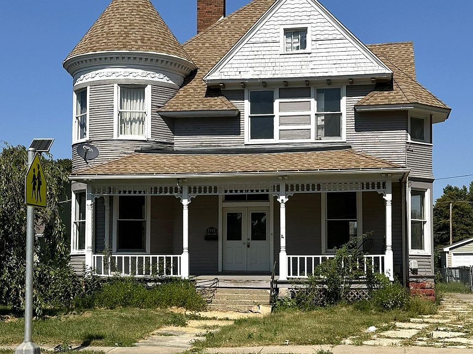 1st image of 1335 E Knox St