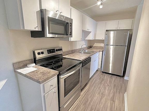 2nd image of 2403 W Platt St