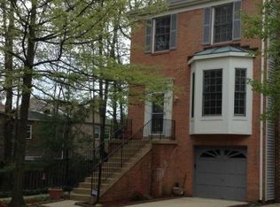 6101 Franconia Commons Ct, Alexandria, VA 22310