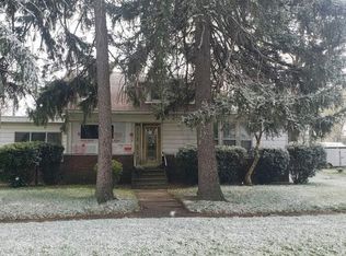 425 Green St, Algonac, MI