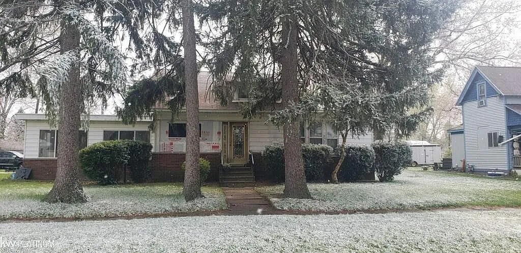 425 Green St photo 1