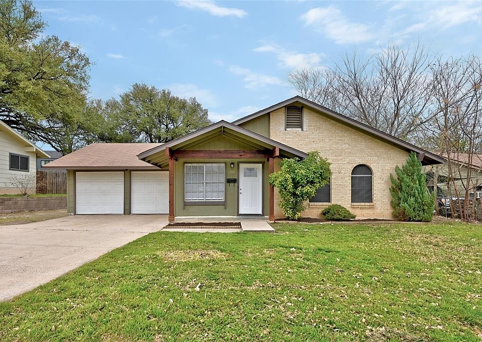 1st image of 810 Hill Wood Dr