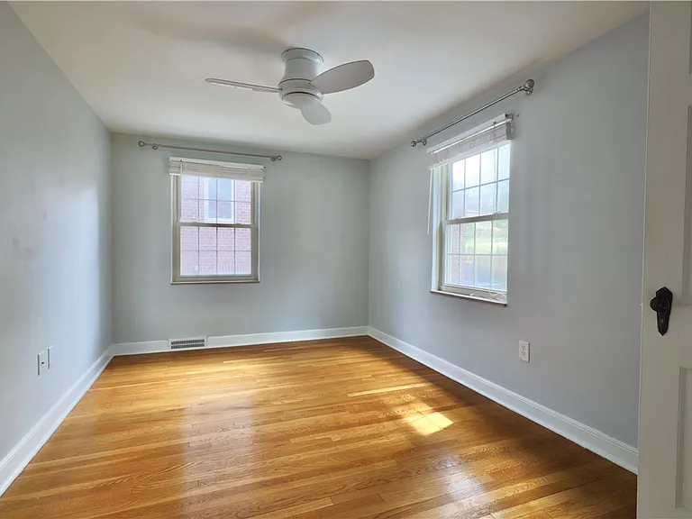 633 Crystal Dr — Photo 26