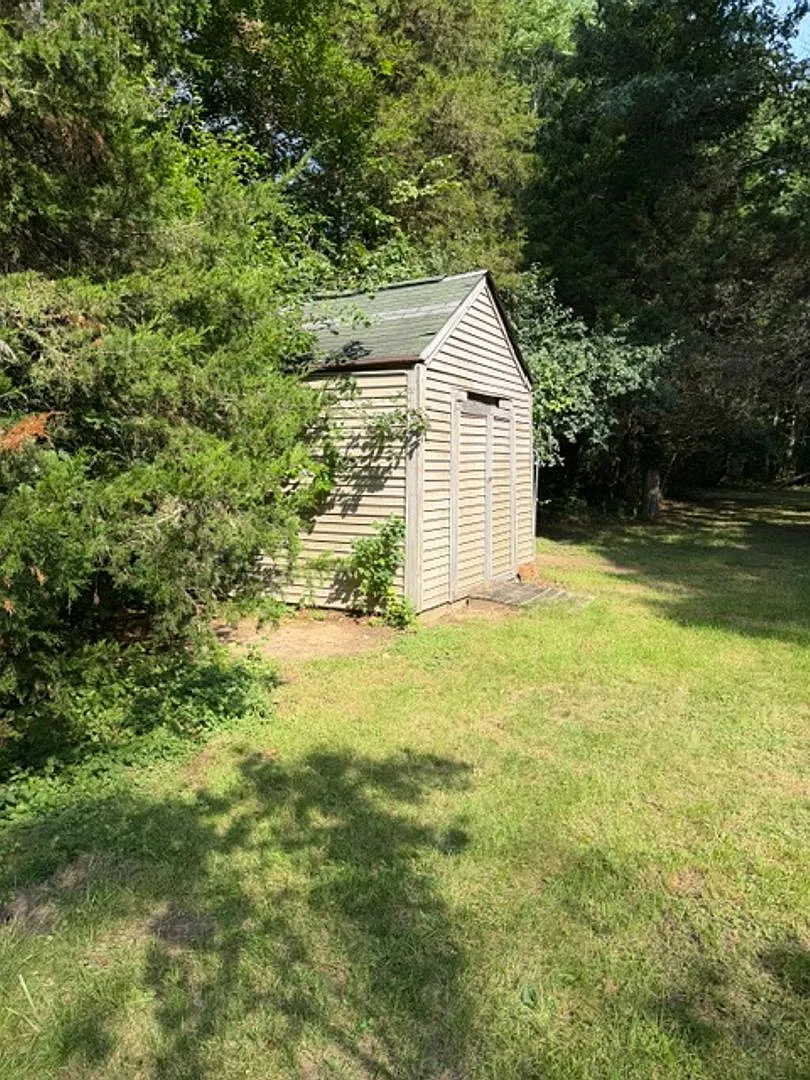 Coming Soon!! Spacious Ranch House On One Acre W/Attached Garage — Photo 4