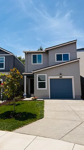 1100 SE 193rd Pl Photo 1