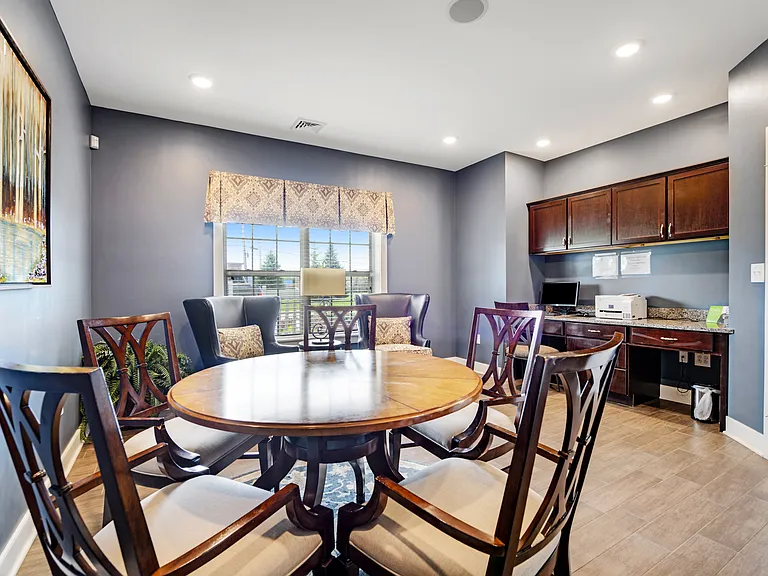 Edgewater Apartments — Photo 11