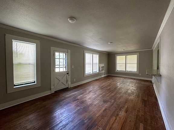 3rd image of 5215 Avenue A