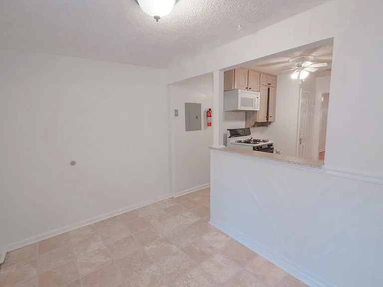 3902 Dexter Ave — Photo 9
