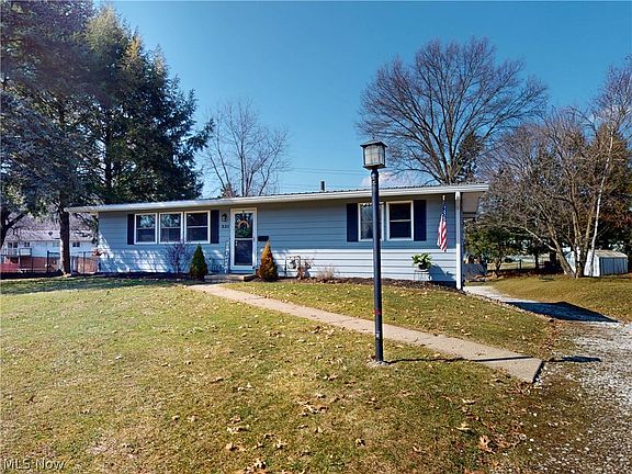 2nd image of 331 Lynn Cir NW