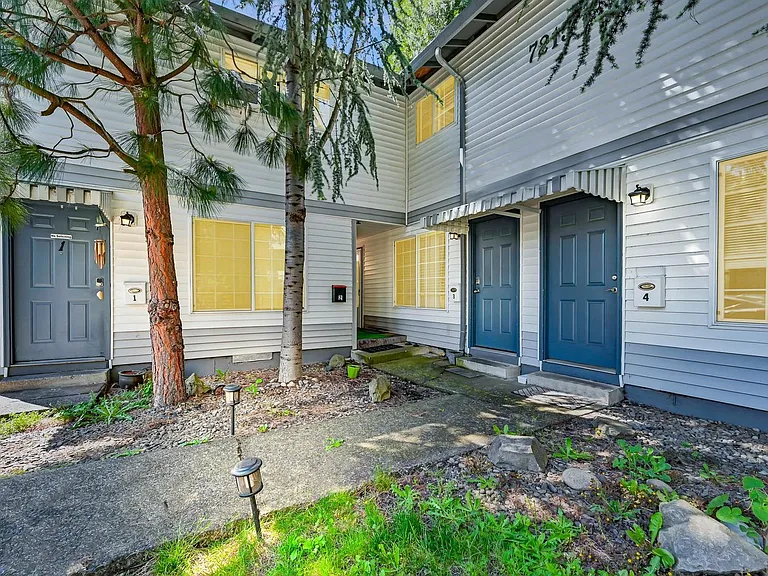 7215 SE Powell Blvd — Photo 2