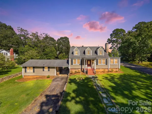 625 E Park Dr, Lincolnton, NC 28092