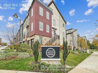 2840 Red Star Ln, Alexandria, VA 22303