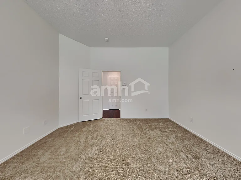 609 Crystal Brook Dr — Photo 10