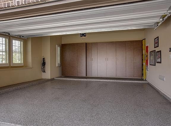 3rd image of 9610 Blanco Dr