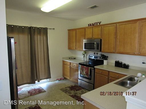 3rd image of 40 Glenwood Ct