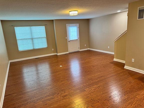 2nd image of 1435 Bloomington Blvd