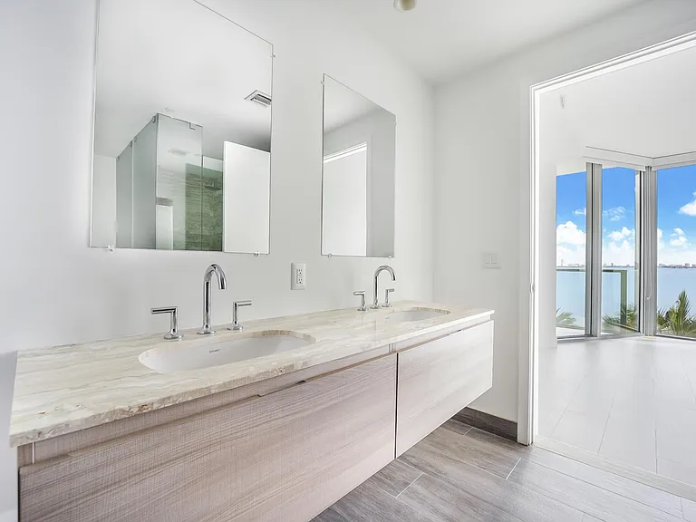 2900 NE 7th Ave #304 — Photo 8