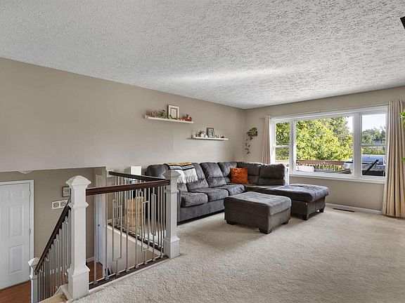 4th image of 2535 E 50th St