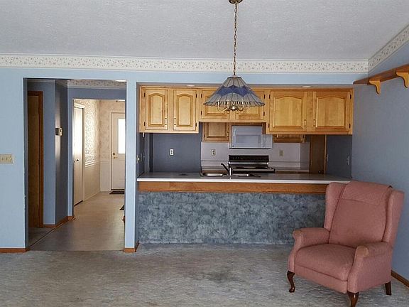 4th image of 4630 Pinewood Dr APT 224