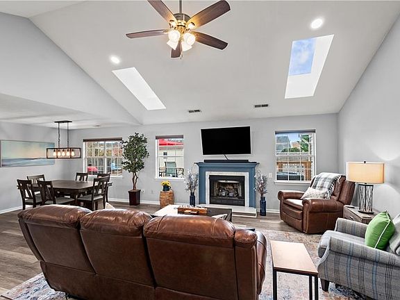 5th image of 2712 Renaissance Way