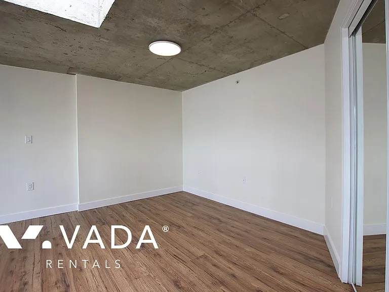 22 Cordova St E #808 — Photo 11