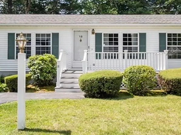 18 Trailwood Dr, Bridgewater, MA 02324