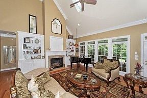 2nd image of 1301 Selby Ln