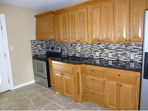 4th image of 909 E Taylor Ave