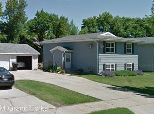 734 Great Plains Ct, Grand Forks, ND 58201