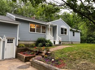 10 Dove Ln, Pittsfield, NH 03263