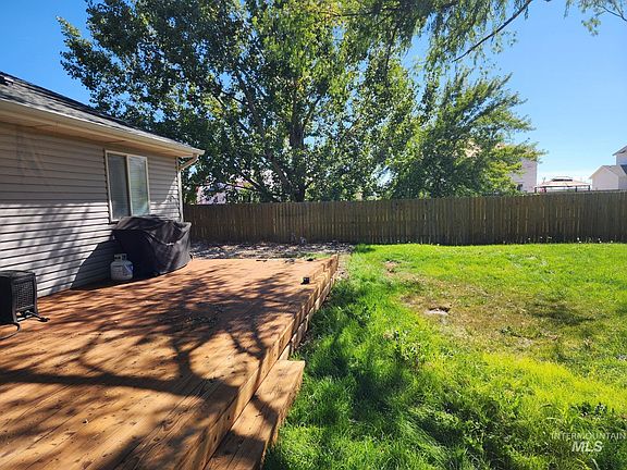 5th image of 1445 Kyle St
