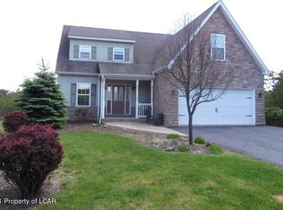 7 Merion Dr, Hazle Township, PA 18202