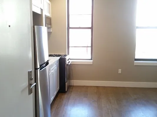 Rented by Evergreen Apartments BK | media 28