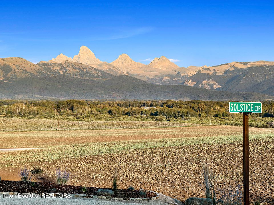1st image of 16 Solstice Cir