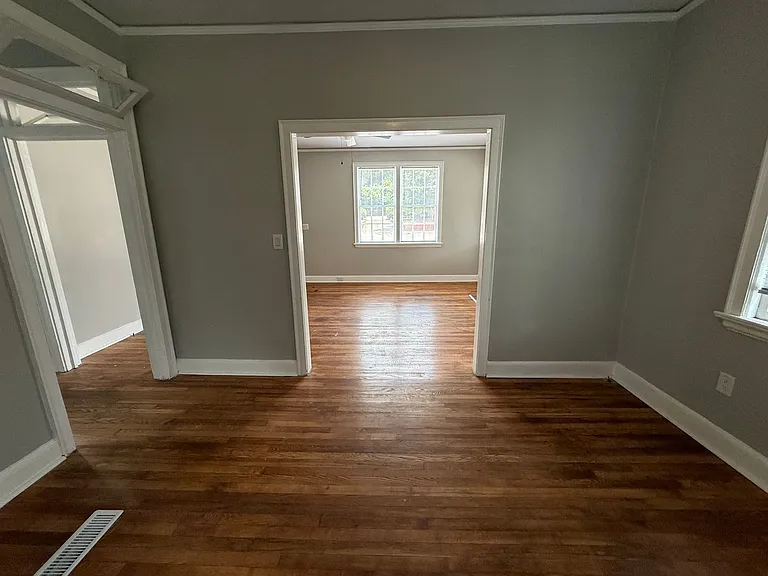 3428 Rosewood Dr — Photo 4