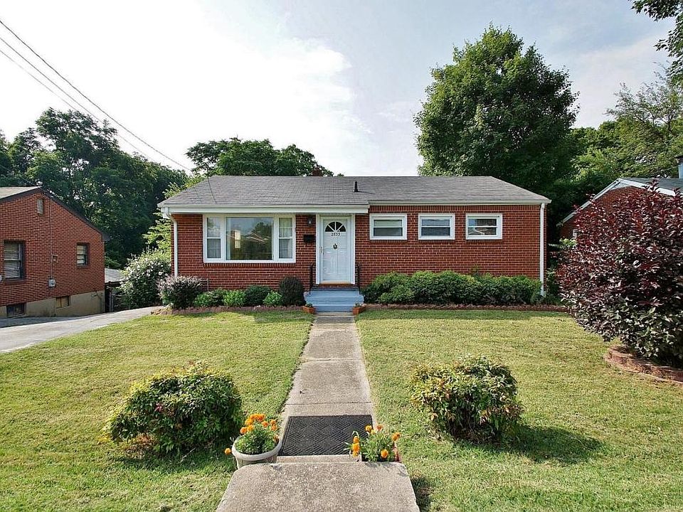 1st image of 2833 Cornell Dr NW