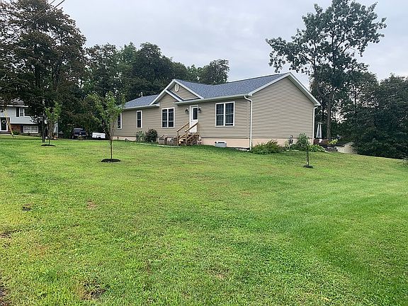 5th image of 23 Oxford Cir