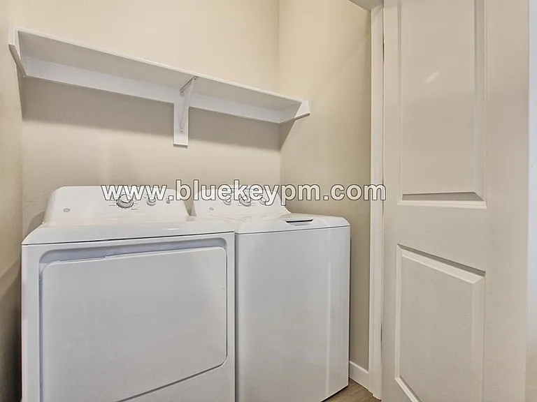 209 Cloverdale Rd #A — Photo 11