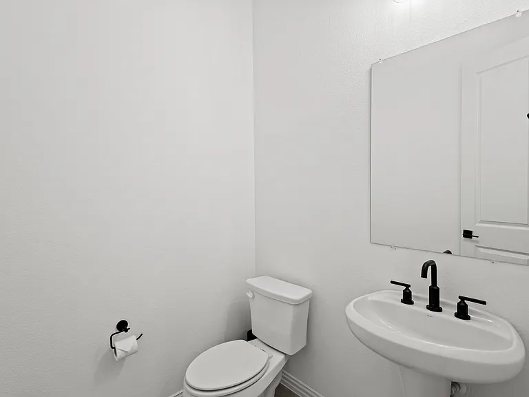 7521 Laburnam Rd — Photo 25