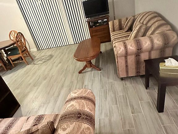 3rd image of 2824 Briarhurst Dr APT 30