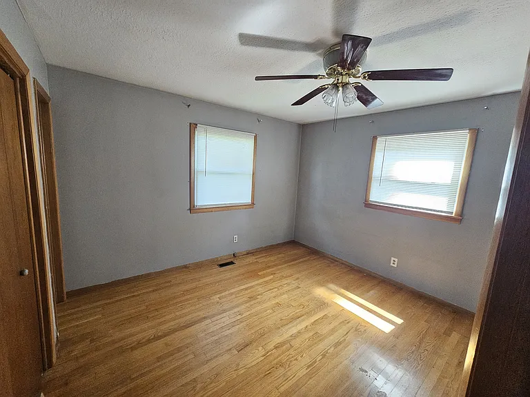 1725 S Forest Dr — Photo 17