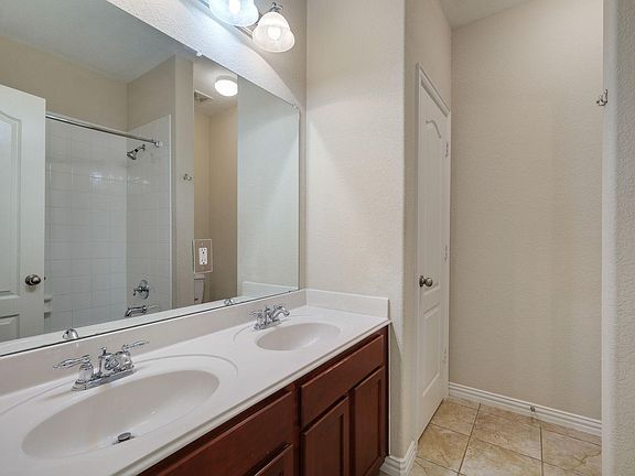 3rd image of 8716 Iron Horse Dr