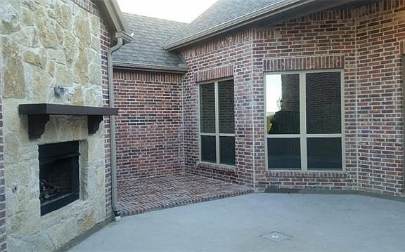 3rd image of 640 Sunbury Ln