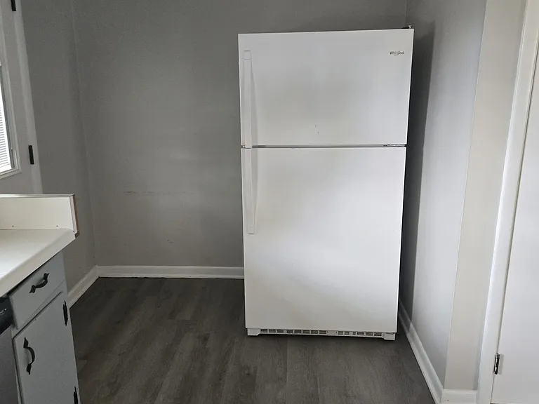 2206 Linde St NW — Photo 1