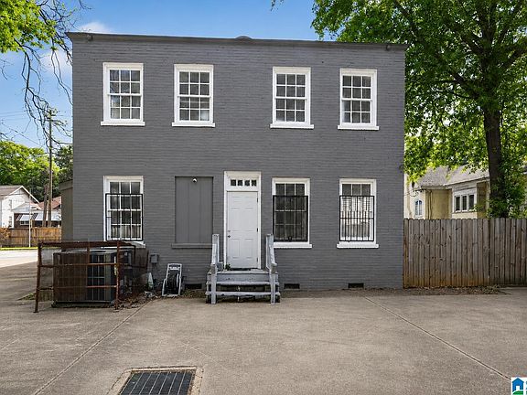 5th image of 1426 S Court St