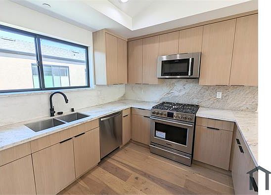 2nd image of 550 Buntzman Way
